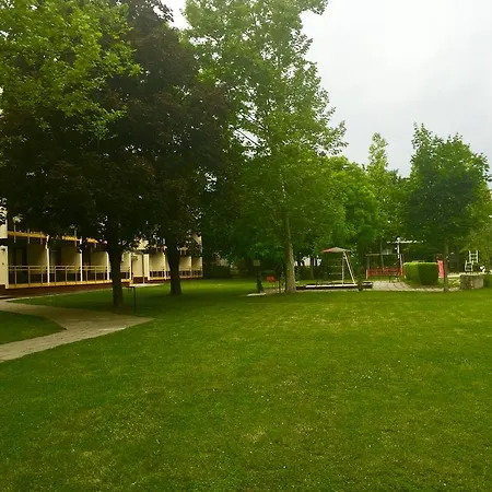 アパートホテル Kosztolanyi Apartmanhaz バラトンフレド