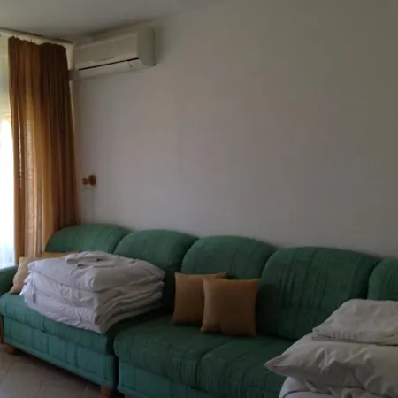 Kosztolanyi Apartmanhaz アパートホテル