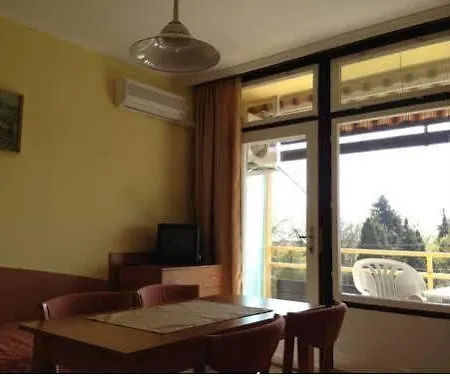 Kosztolanyi Apartmanhaz アパートホテル