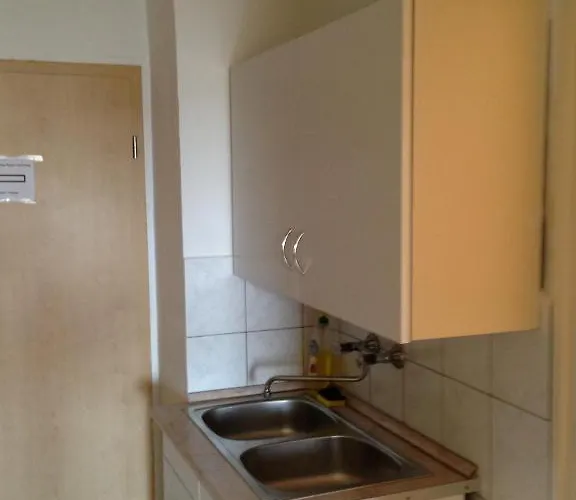 Kosztolanyi Apartmanhaz Aparthotel 3*