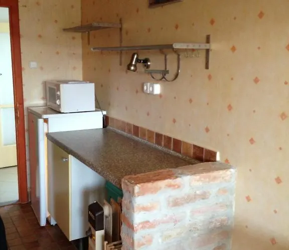 Kosztolanyi Apartmanhaz 3* بالاتونفوريد